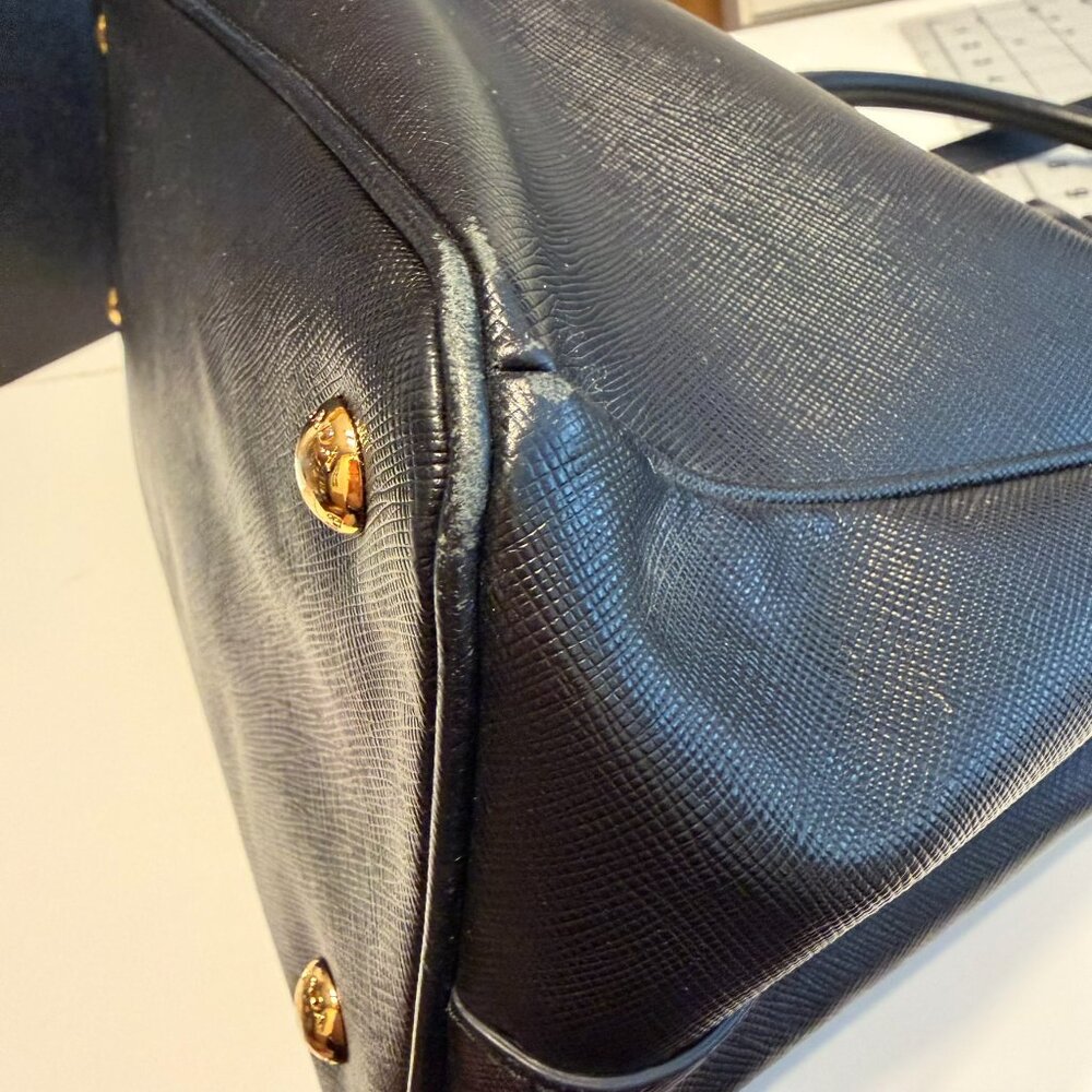 Authentic PRADA “Galleria” (Black) Medium Leather Bag Purse Handbag (GORGEOUS!) - Picture 4 of 16